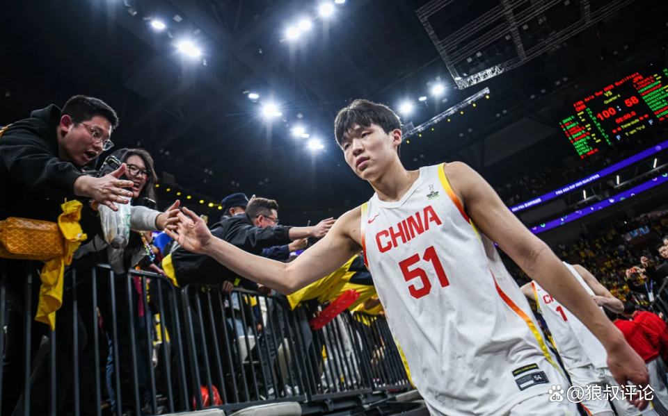 山东男篮训练开放日;国际比赛日防线松动引欢呼;欧超杯在即;纪律约束更严格 山东男篮训练开放日;国际比赛日防线松动引欢呼;欧超杯在即;纪律约束更严格